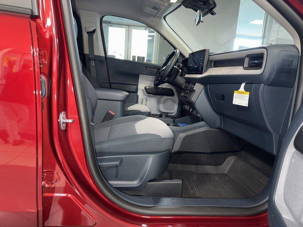 2025 Ford Maverick XLT photo 17