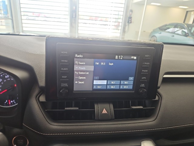 Used 2019 GRAY Toyota XLE image 11