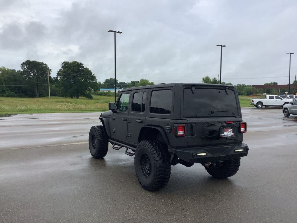 2020 Jeep Wrangler Unlimited Sahara photo 5