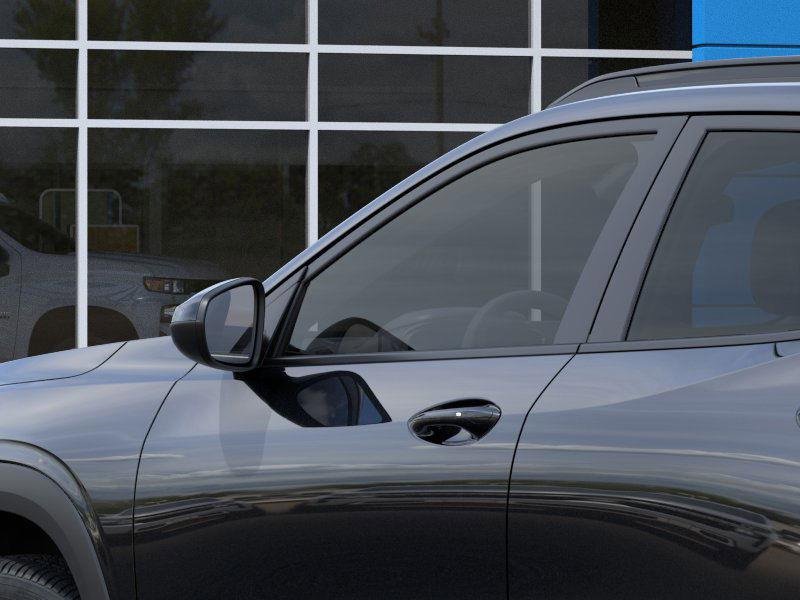 2025 Chevrolet Trax LT photo 7
