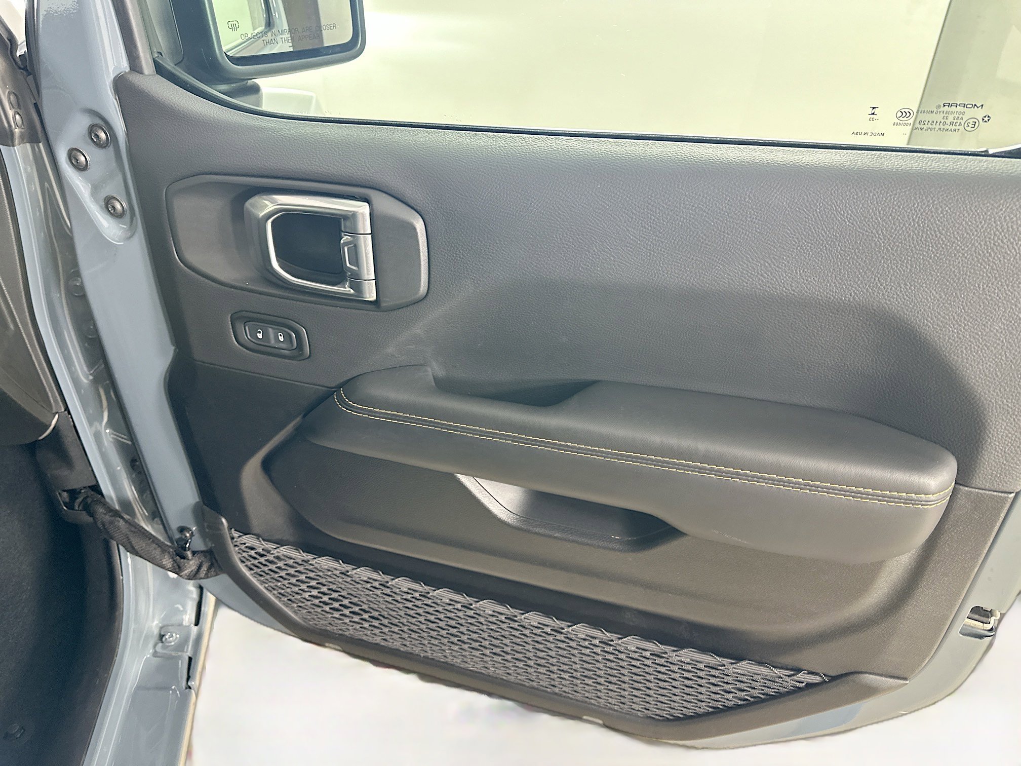 2024 Jeep Wrangler Sahara photo 38