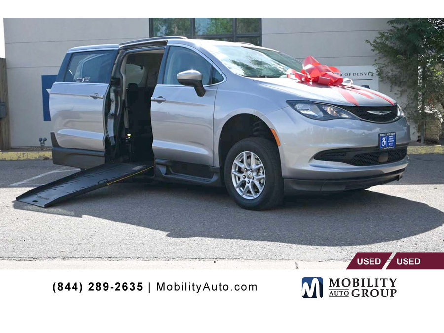 2021 Chrysler Voyager's photo