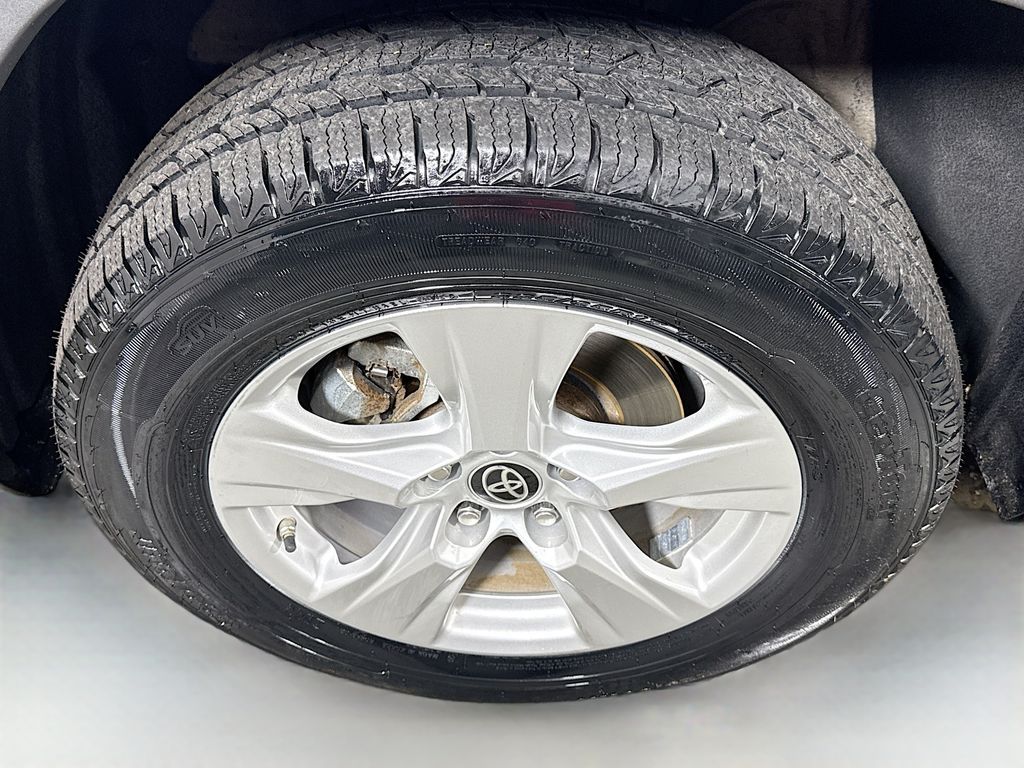 2021 Toyota RAV4 Hybrid LE photo 26