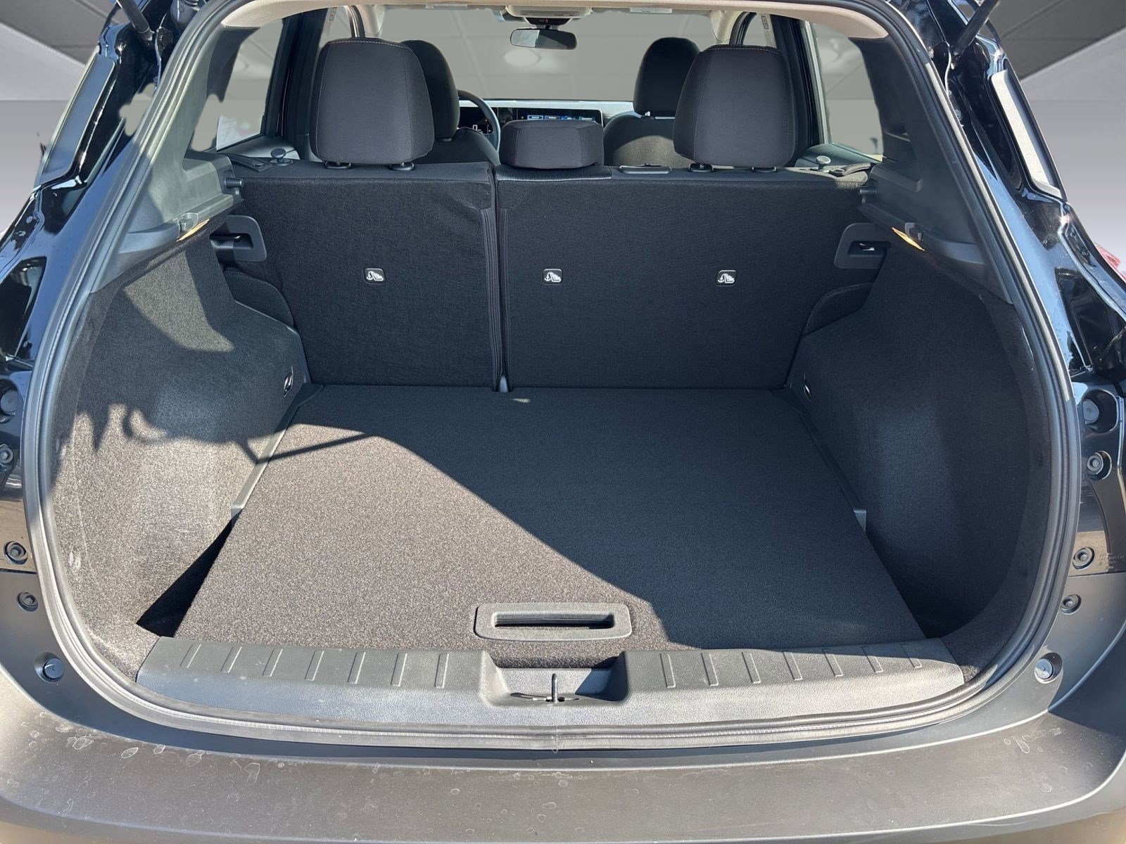 2026 Nissan Kicks SV photo 23
