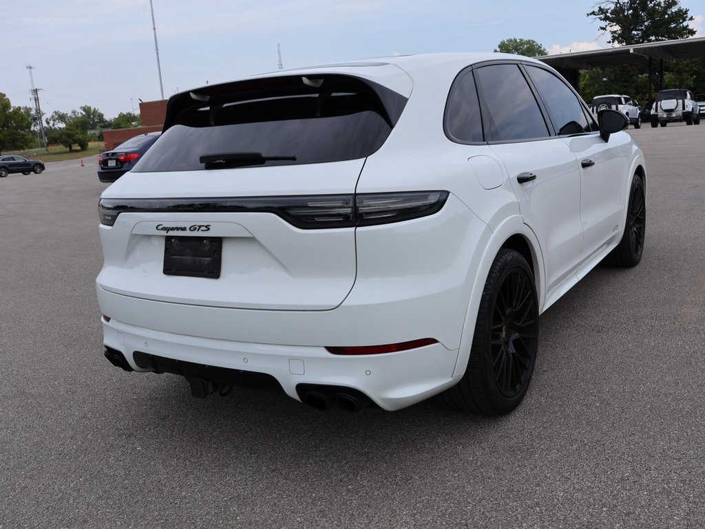 2022 Porsche Cayenne GTS photo 11