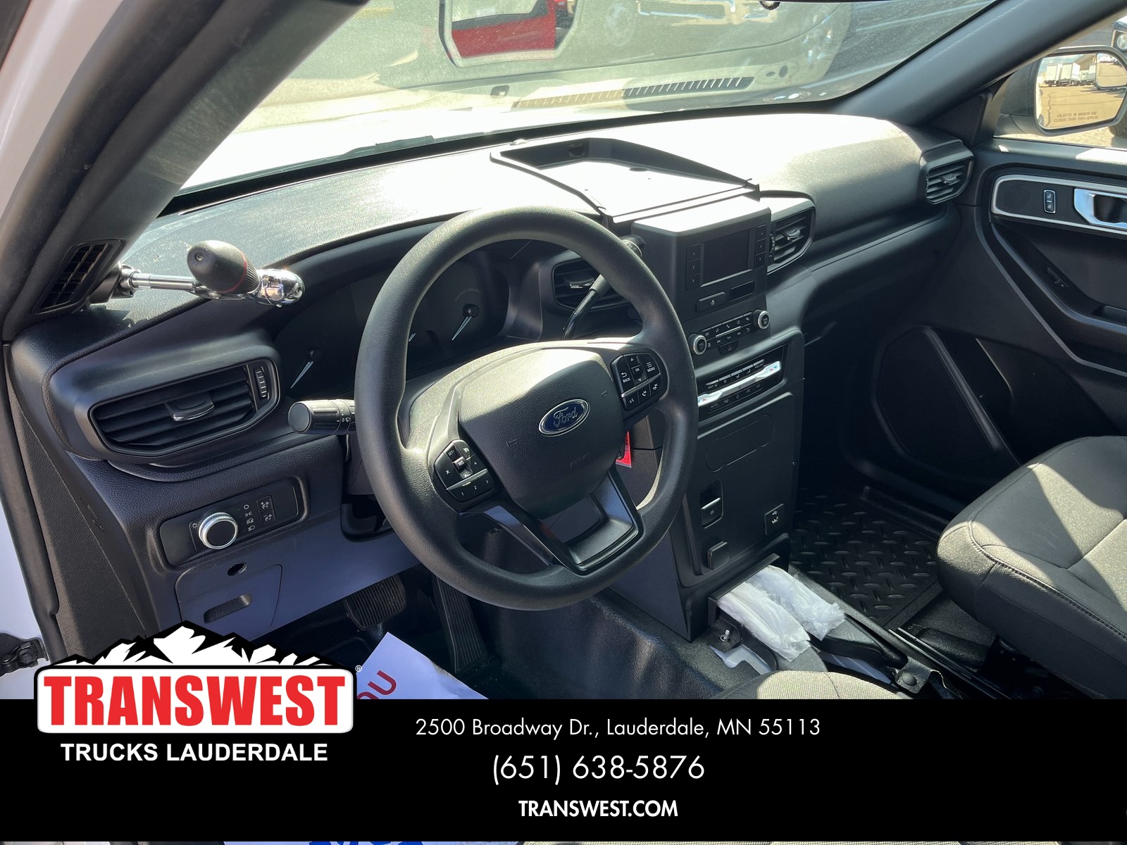 2021 Ford Explorer photo 2