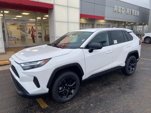 2025 Toyota RAV4 LE's photo