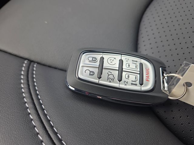 2026 Chrysler Pacifica photo 26