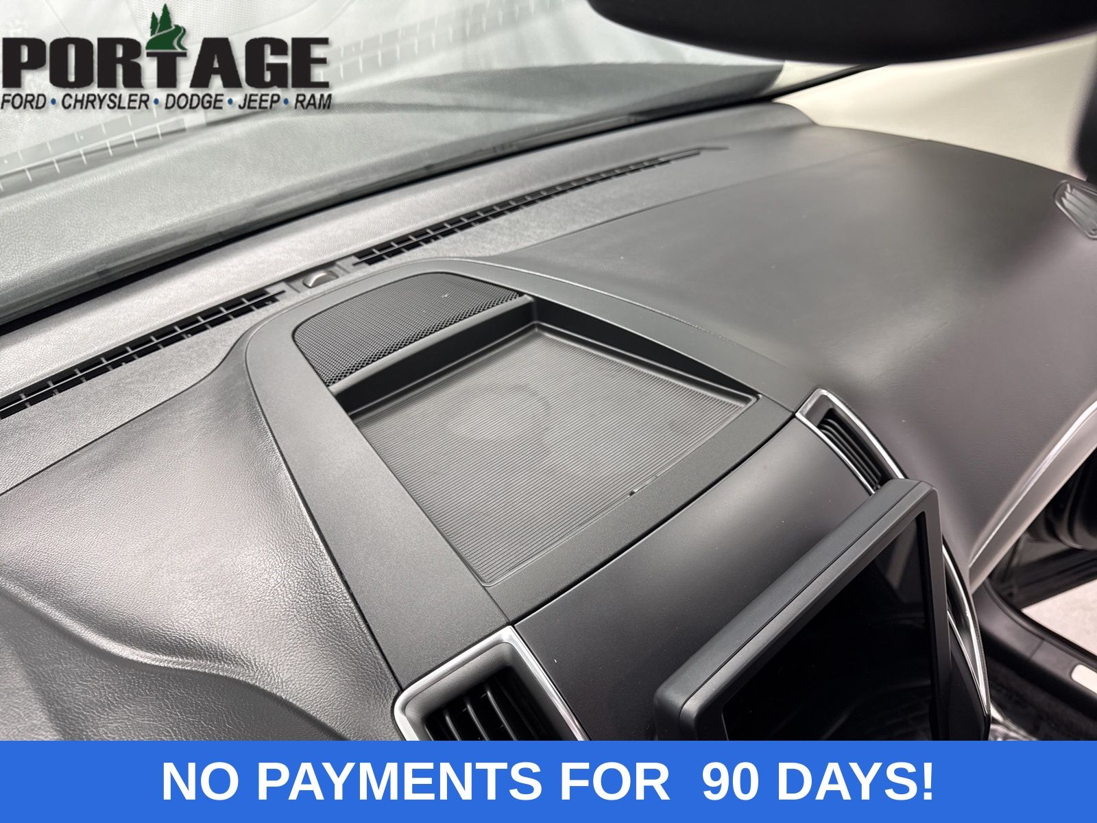 2024 Ford Edge Titanium photo 17