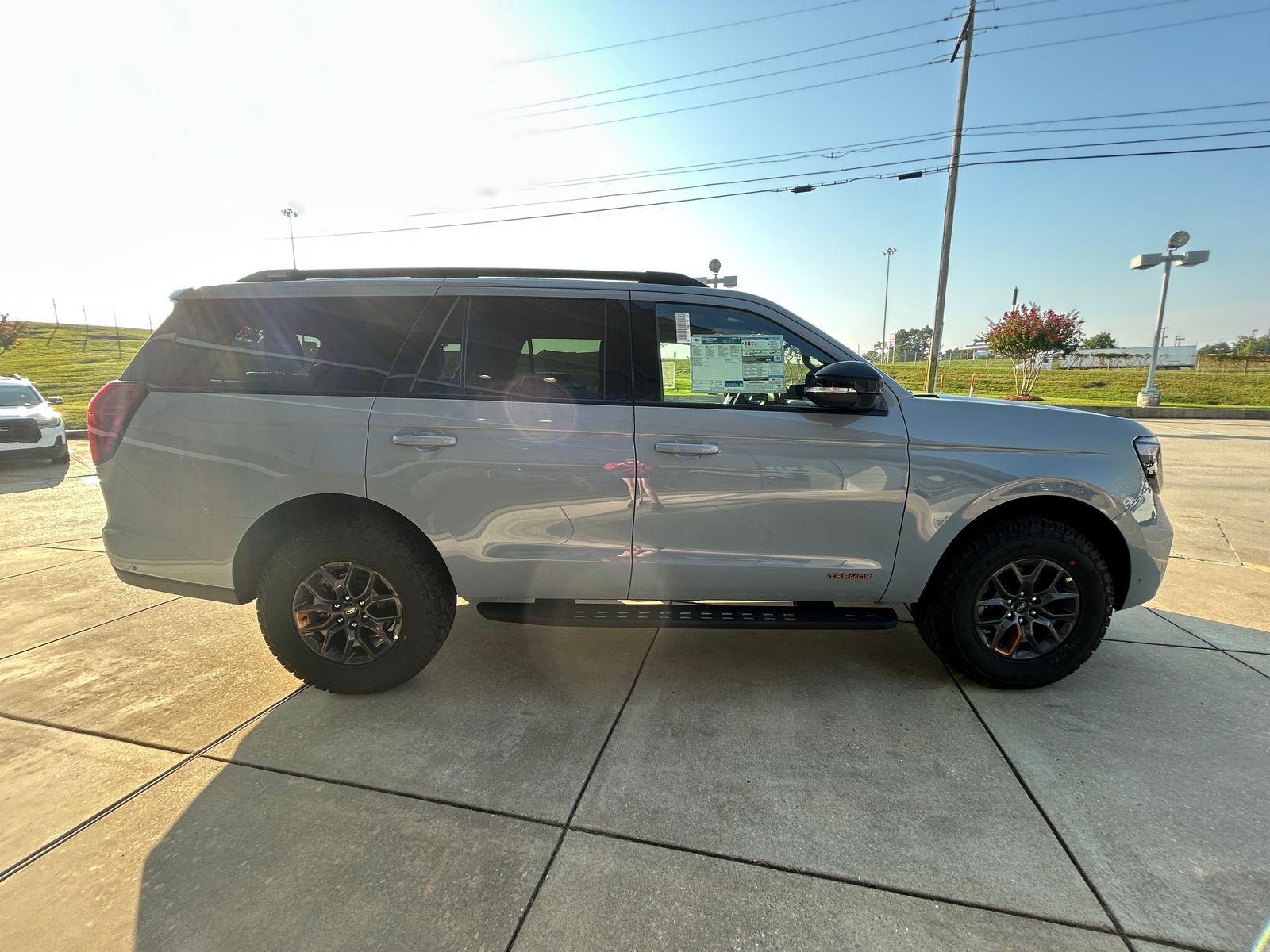 2025 Ford Expedition photo 6