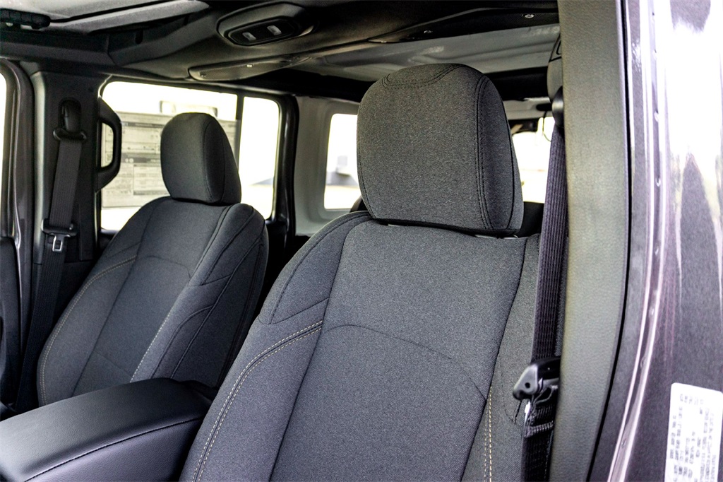 2025 Jeep Wrangler Sport S photo 7