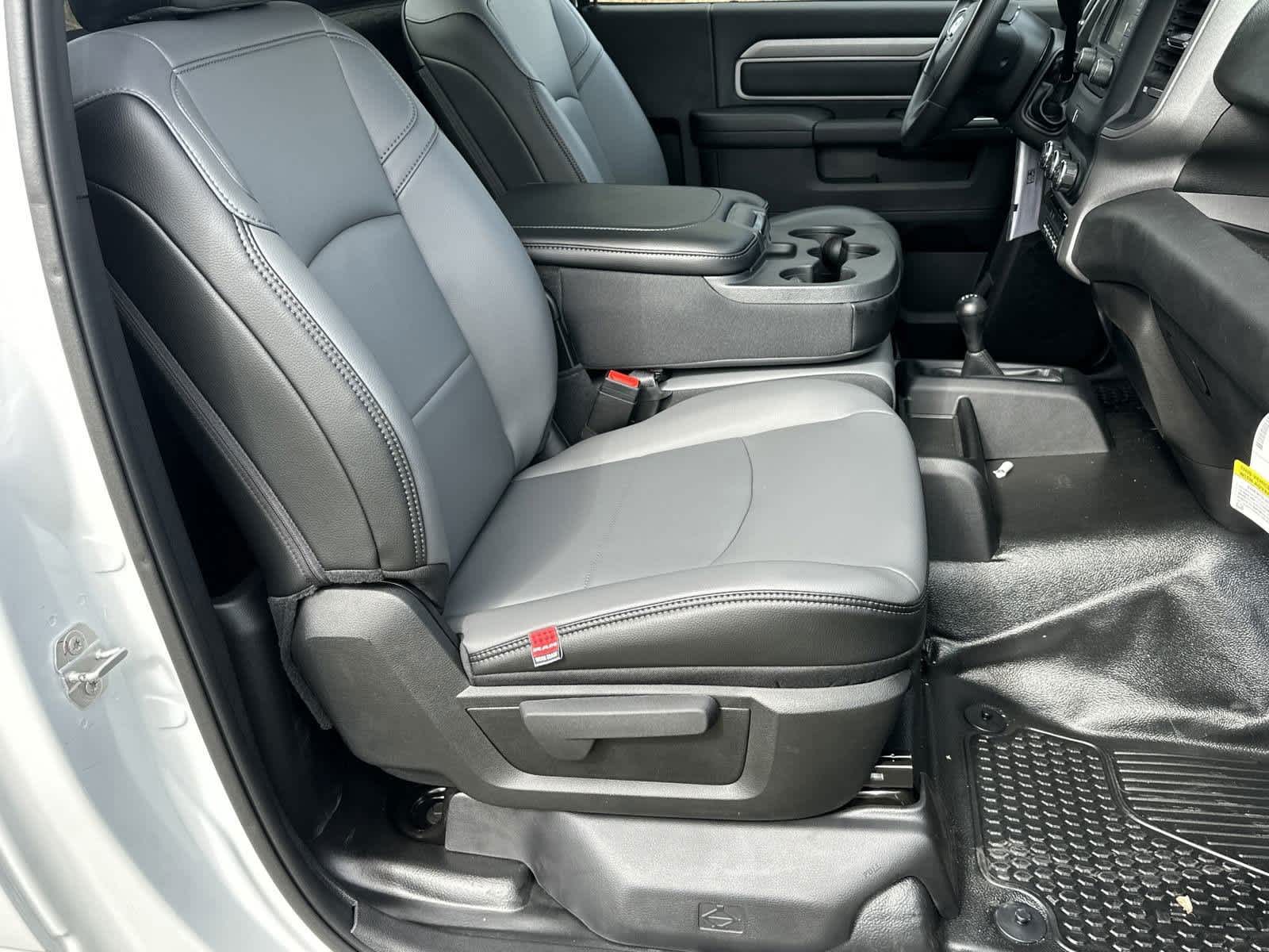 2024 Ram 4500 SLT photo 13