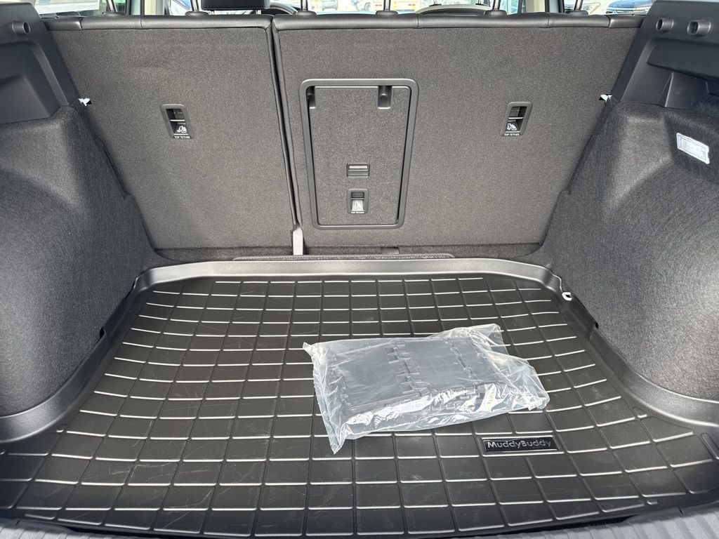 2025 Volkswagen Taos SE photo 18