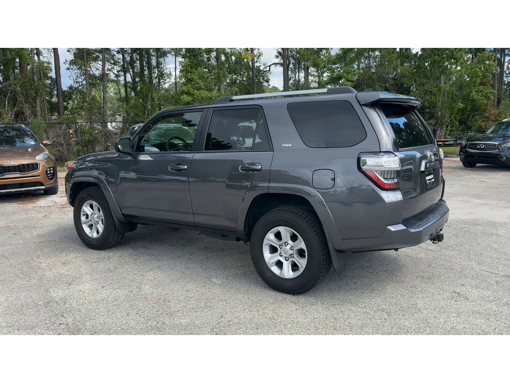 2021 Toyota 4Runner SR5 photo 4