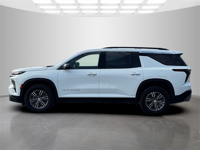 2025 Chevrolet Traverse photo 3