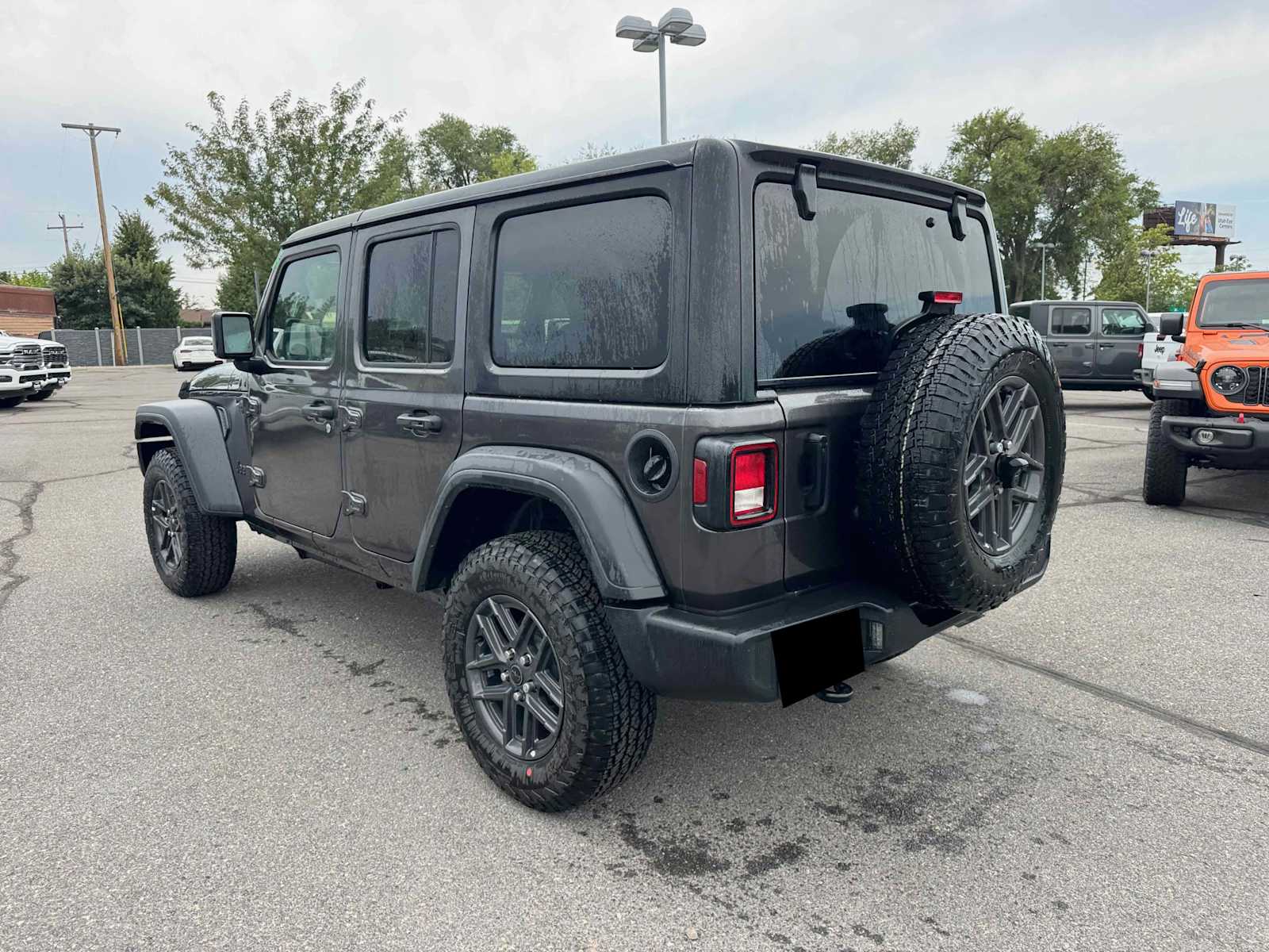 2025 Jeep Wrangler Sport S photo 3