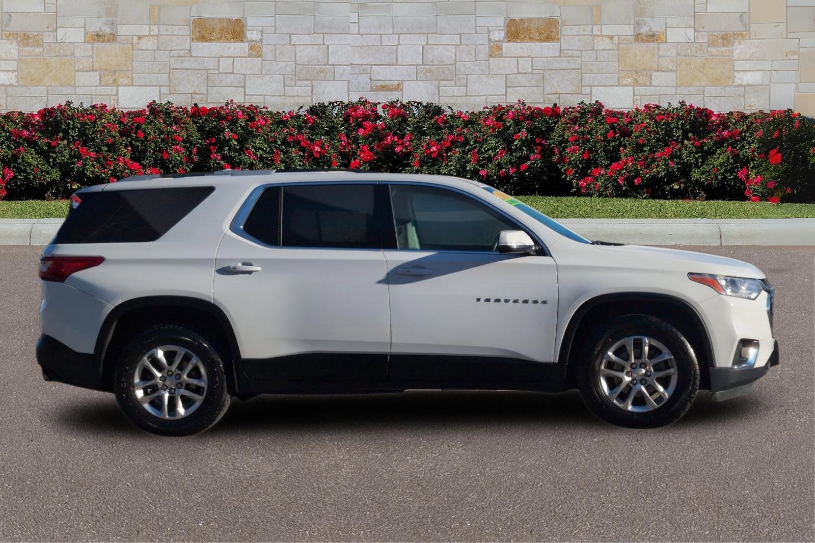 Used 2018 Chevrolet Traverse 1LT with VIN 1GNEVGKW6JJ113147 for sale in Crossville, TN