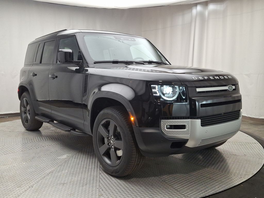 2025 Land Rover Defender 110 S photo 2