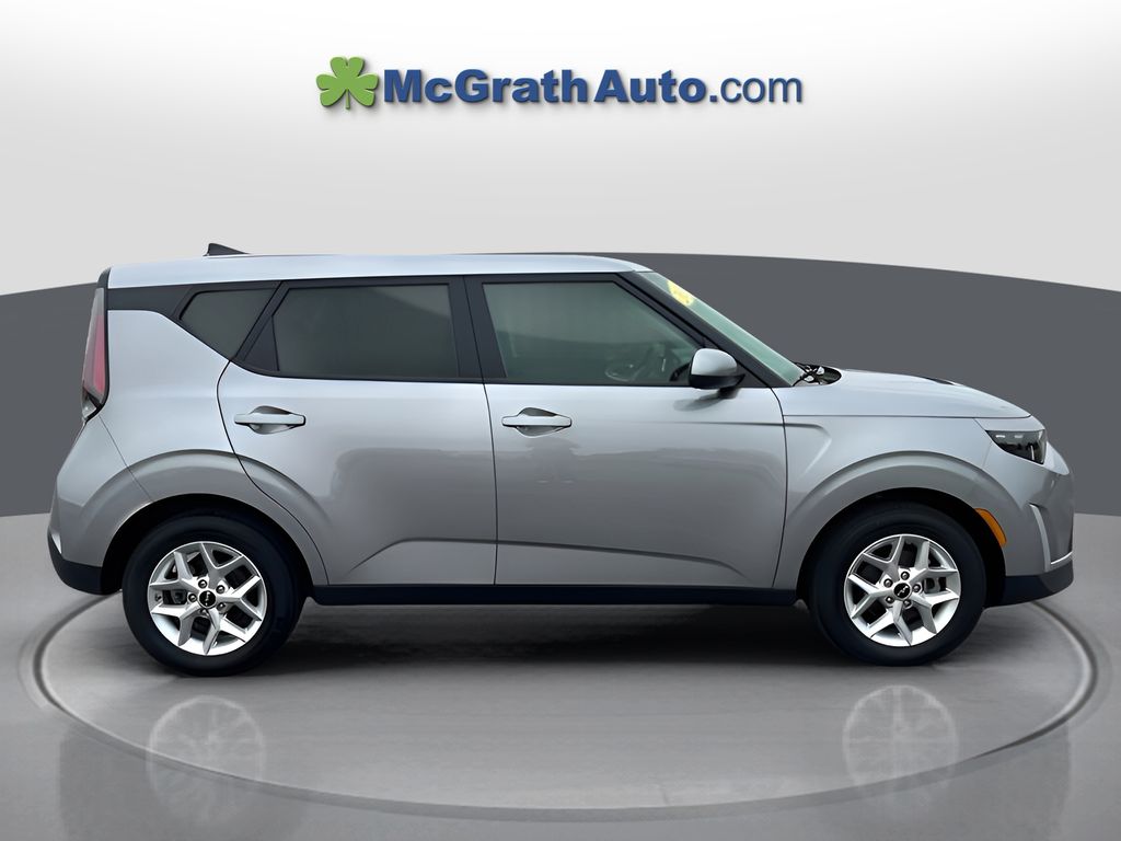 2024 Kia Soul LX photo 7