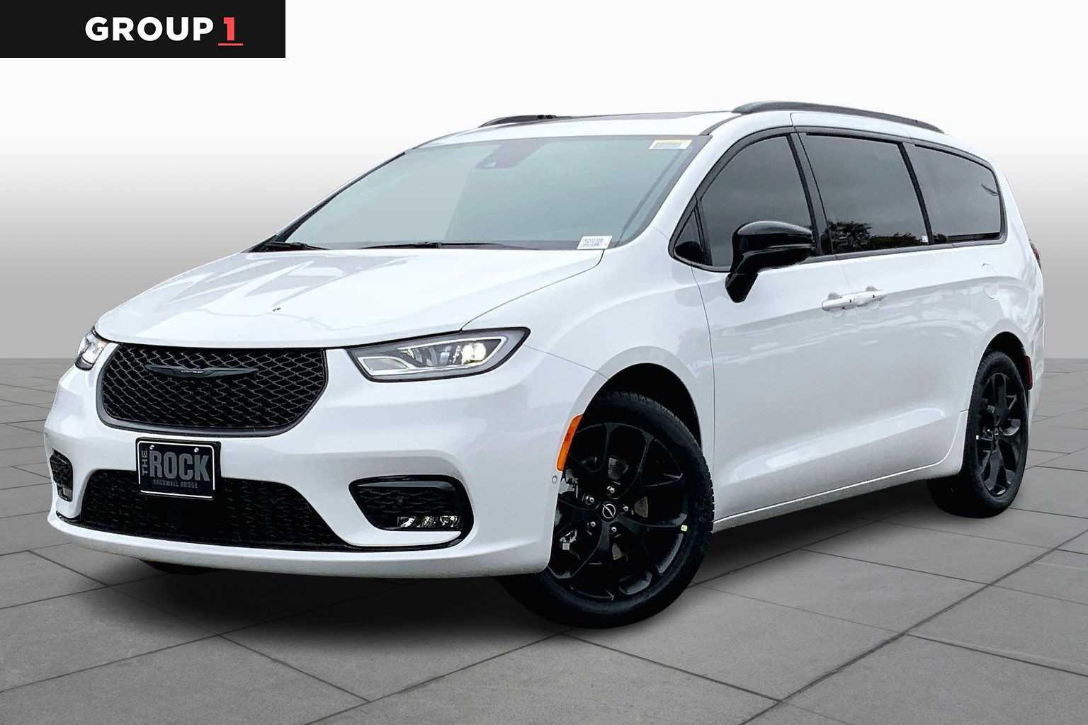 2026 Chrysler Pacifica Limited's photo