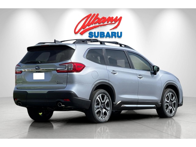 2025 Subaru Ascent Touring photo 4