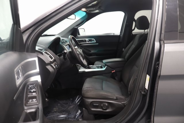 2015 Ford Explorer XLT photo 9