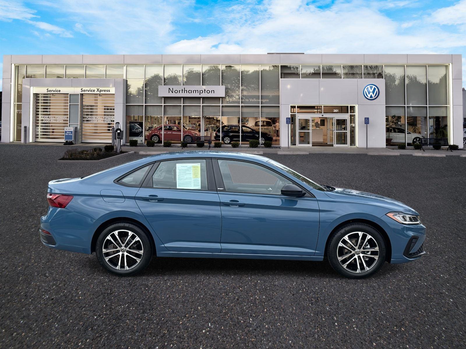 2025 Volkswagen Jetta Sport photo 2