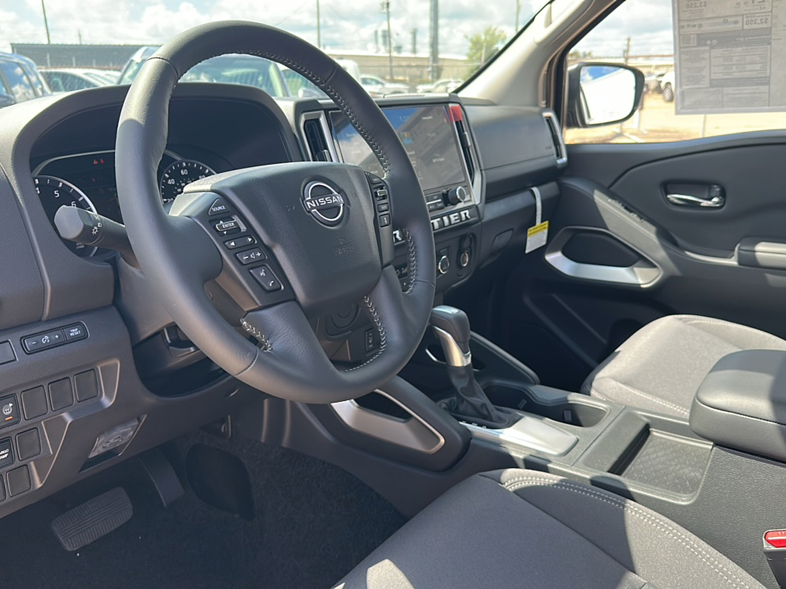 2026 Nissan Frontier Crew Cab SV photo 2