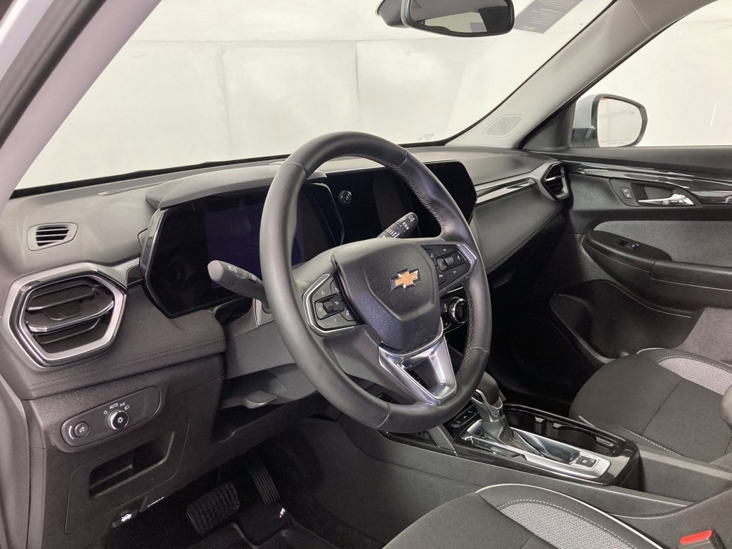 2025 Chevrolet Trailblazer LT photo 13