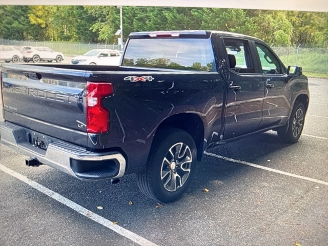 2022 Chevrolet Silverado 1500 LT photo 5