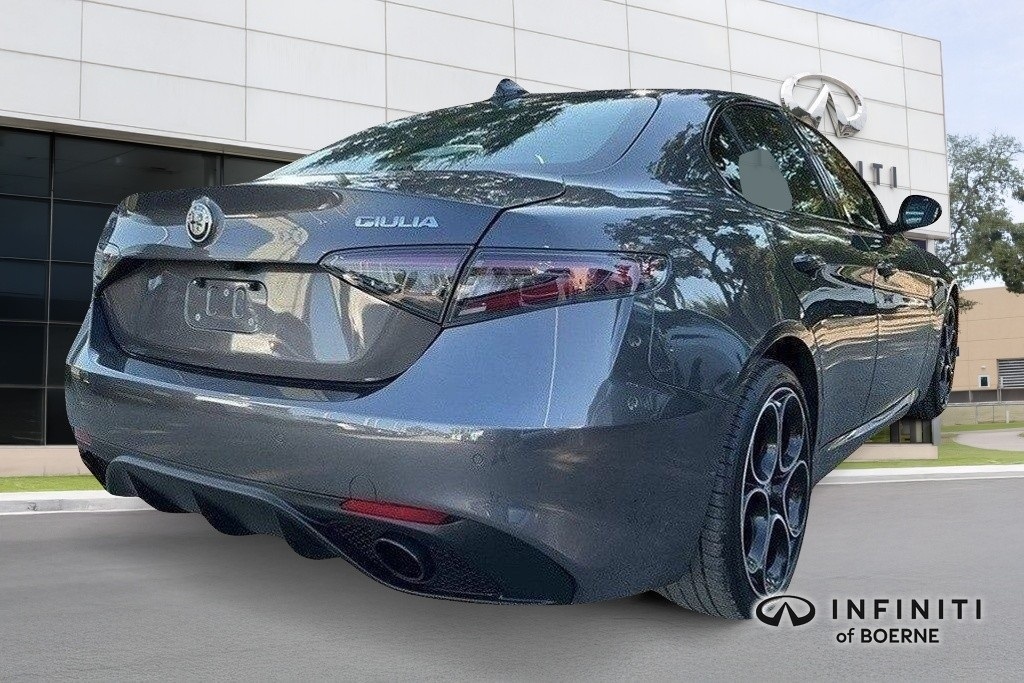 2024 Alfa Romeo Giulia Ti - VELOCE photo 3