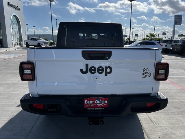 2025 Jeep Gladiator Willys photo 6