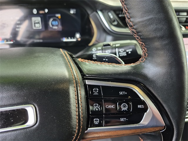 2023 Jeep Grand Cherokee Summit photo 12