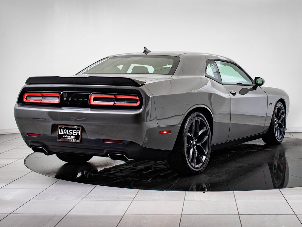 2023 Dodge Challenger R/T photo 10