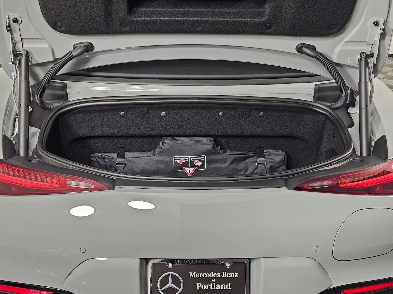 2025 Mercedes Benz SL AMG 63 photo 32