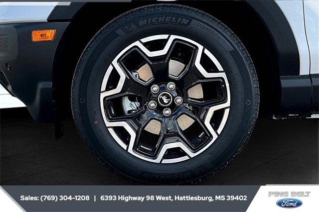 2025 Ford Bronco Sport Outer Banks photo 2