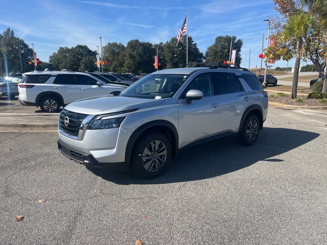 2025 Nissan Pathfinder SV photo 2