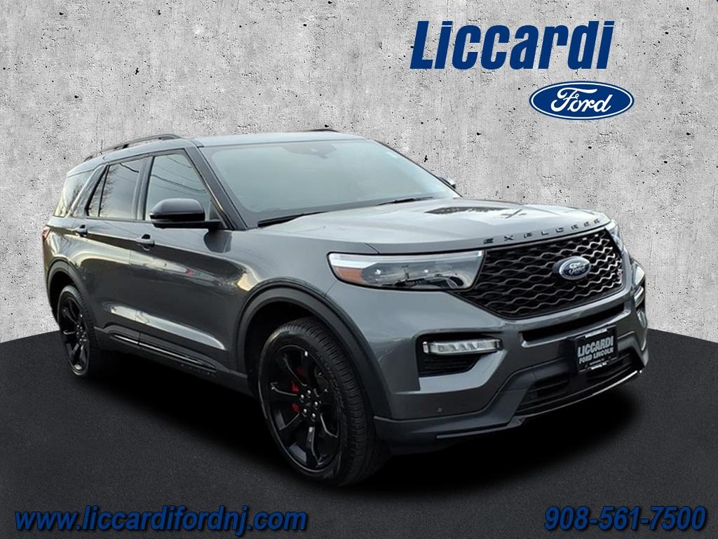 2023 Ford Explorer ST's photo