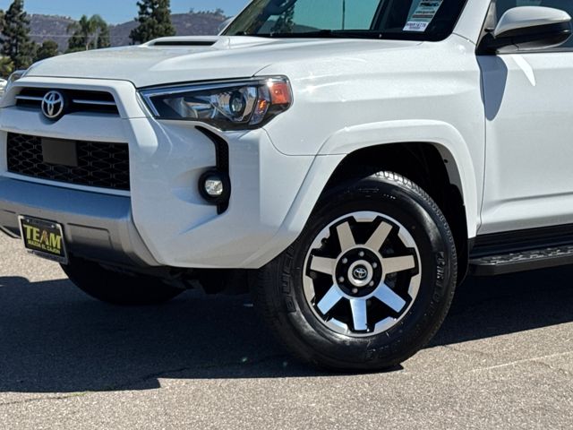 2024 Toyota 4Runner TRD Off-Road photo 3