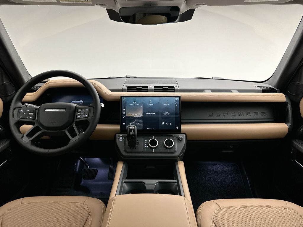 2026 Land Rover Defender 110 photo 4