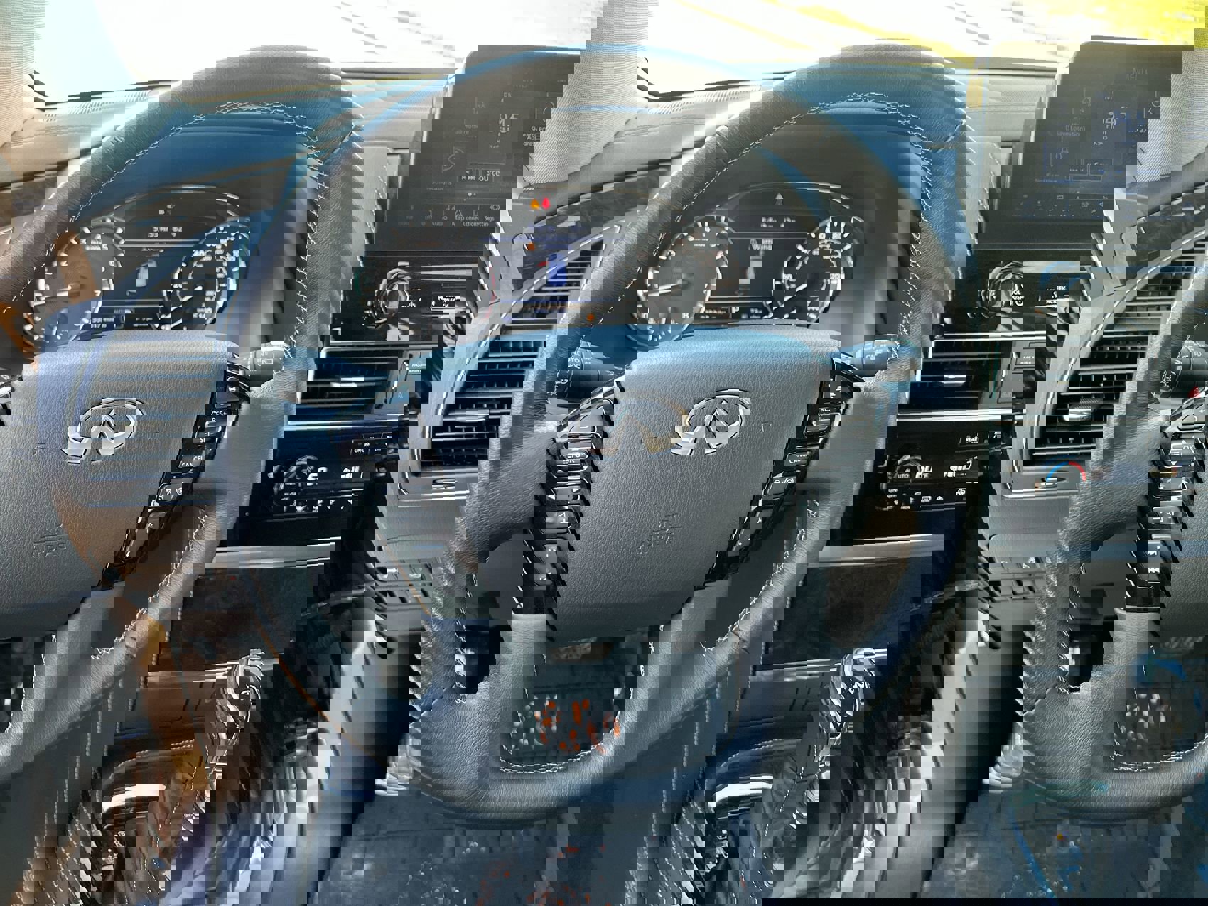 2024 Infiniti QX80 Luxe photo 27