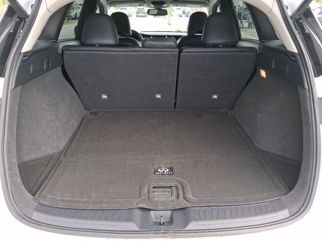 2022 Infiniti QX50 Luxe photo 3