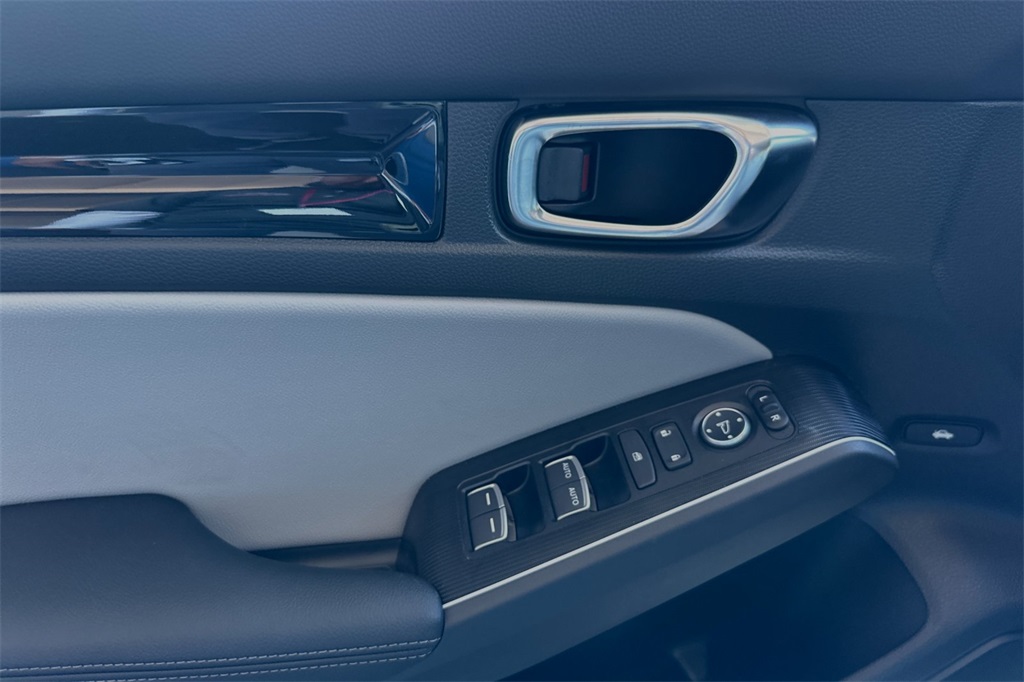 2025 Honda Civic Sport Touring photo 9