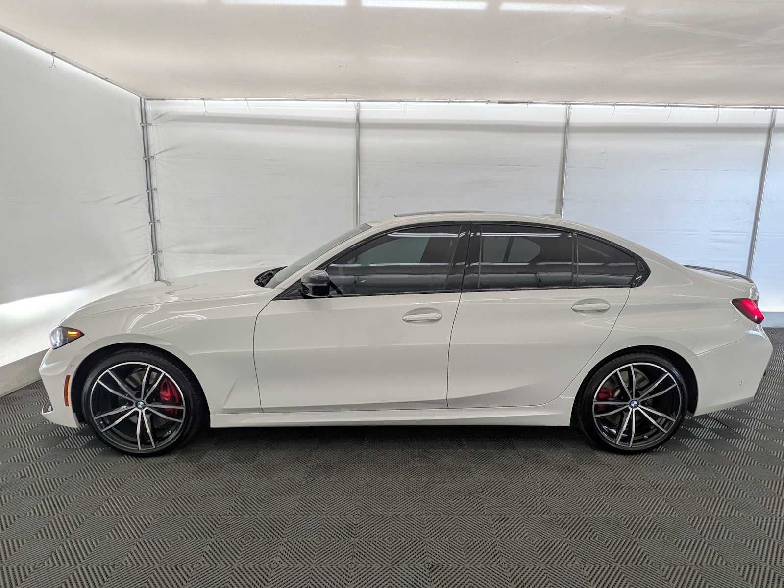 2023 Bmw 330i xDrive photo 2
