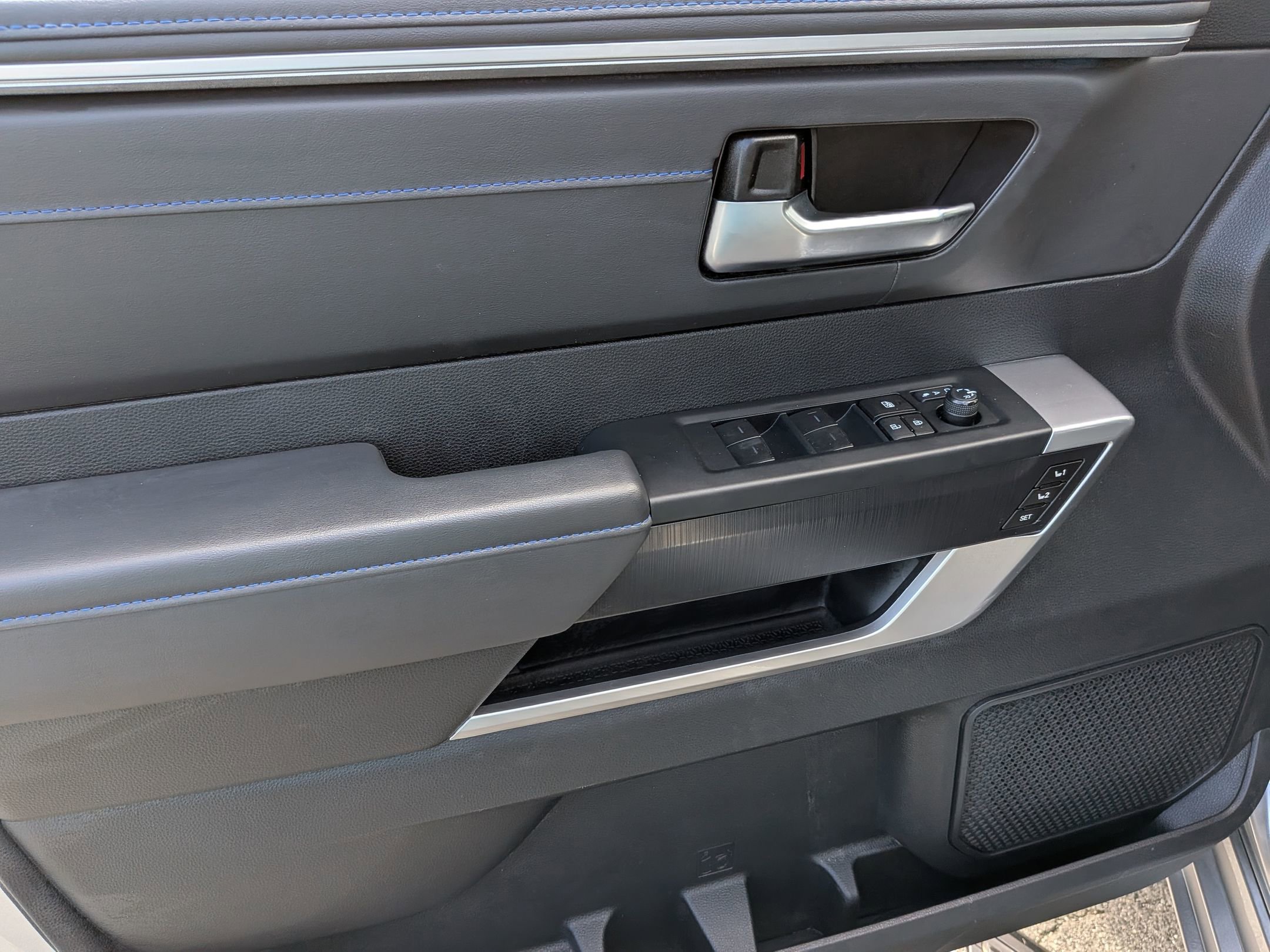 2023 Toyota Sequoia Platinum photo 12