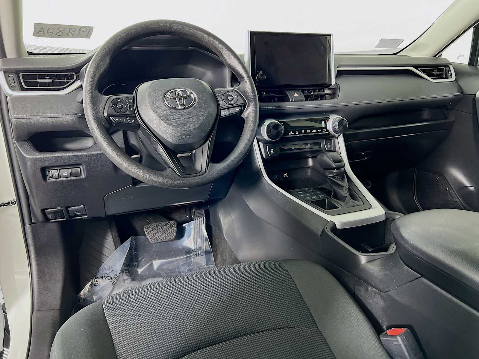 2023 Toyota RAV4 LE photo 8