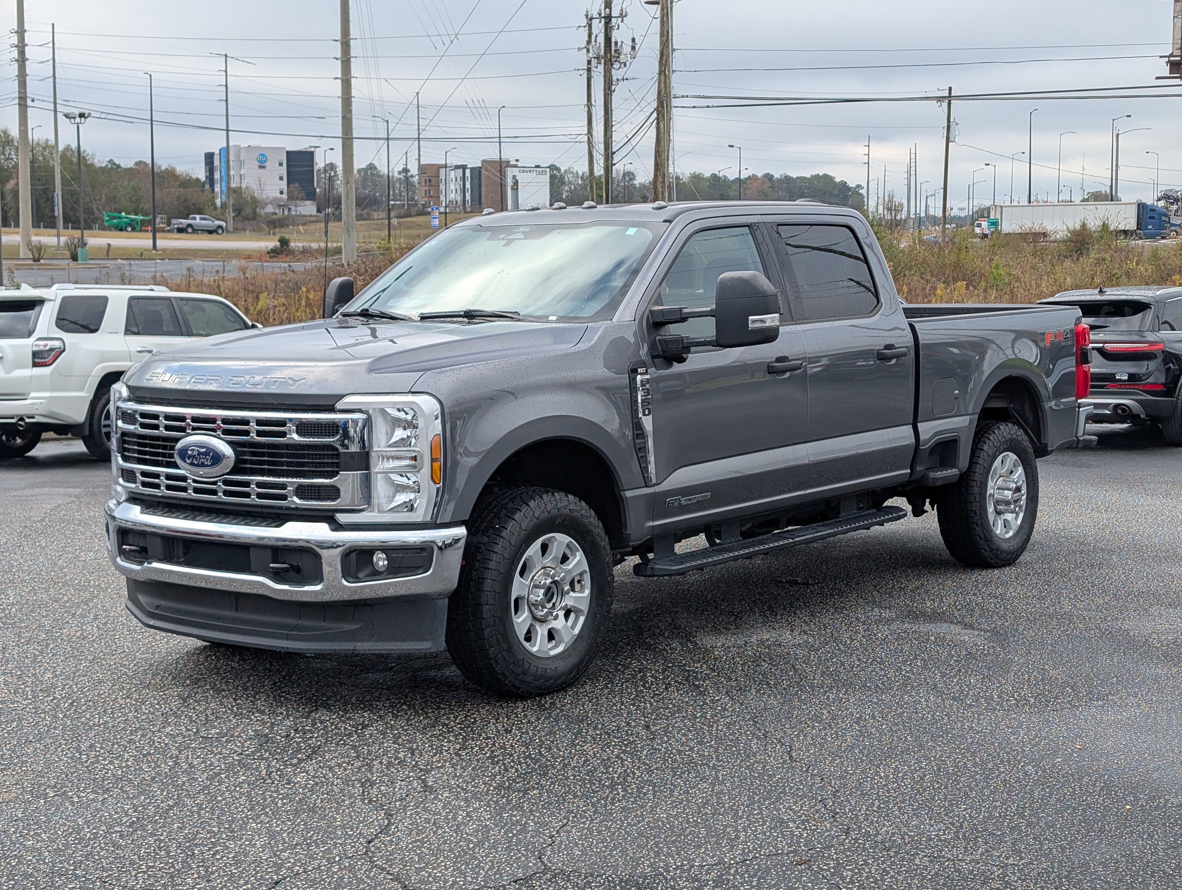 2024 Ford F-350 Super Duty XLT's photo
