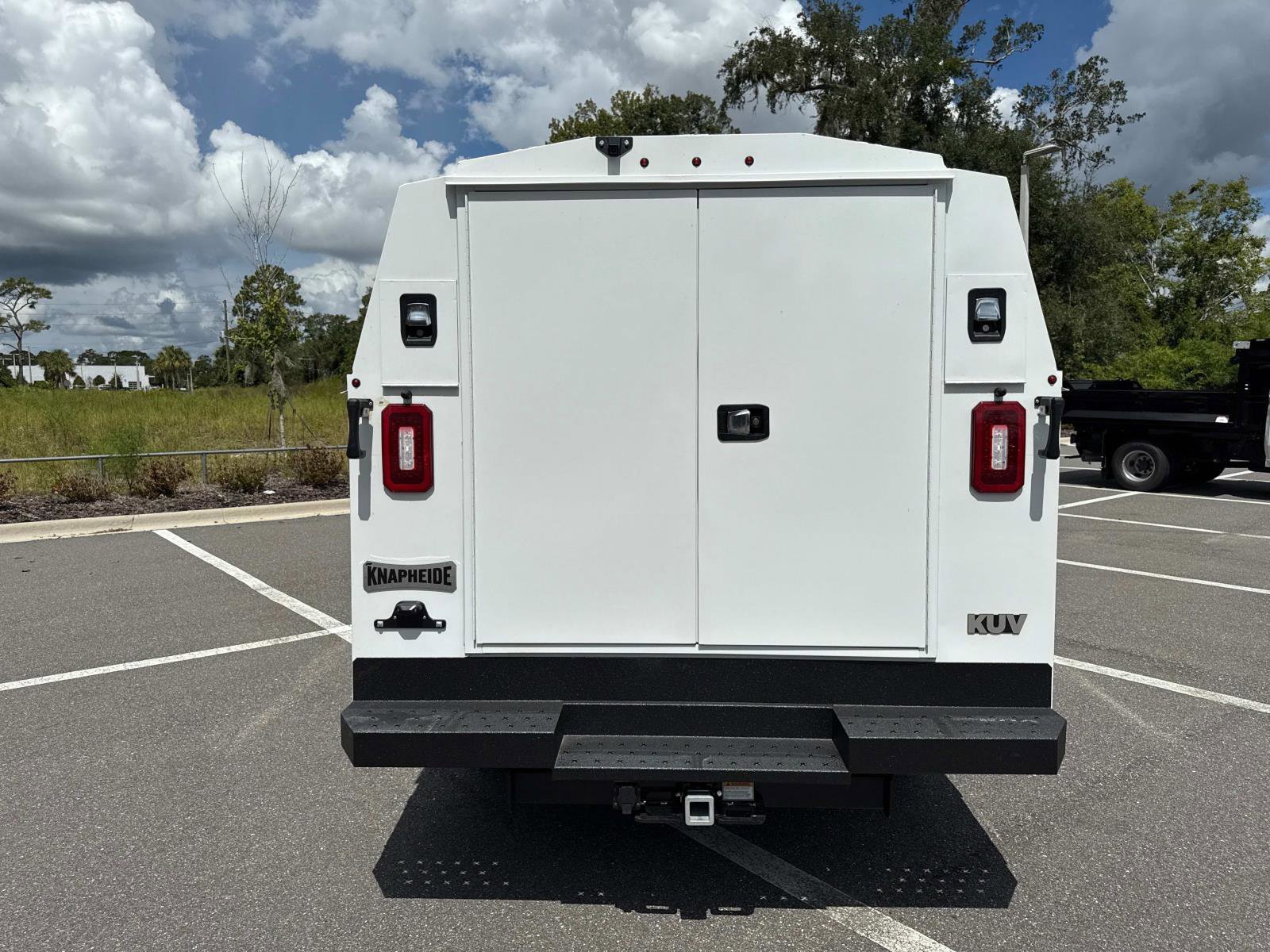 2025 Chevrolet Express Cutaway 3500 photo 5