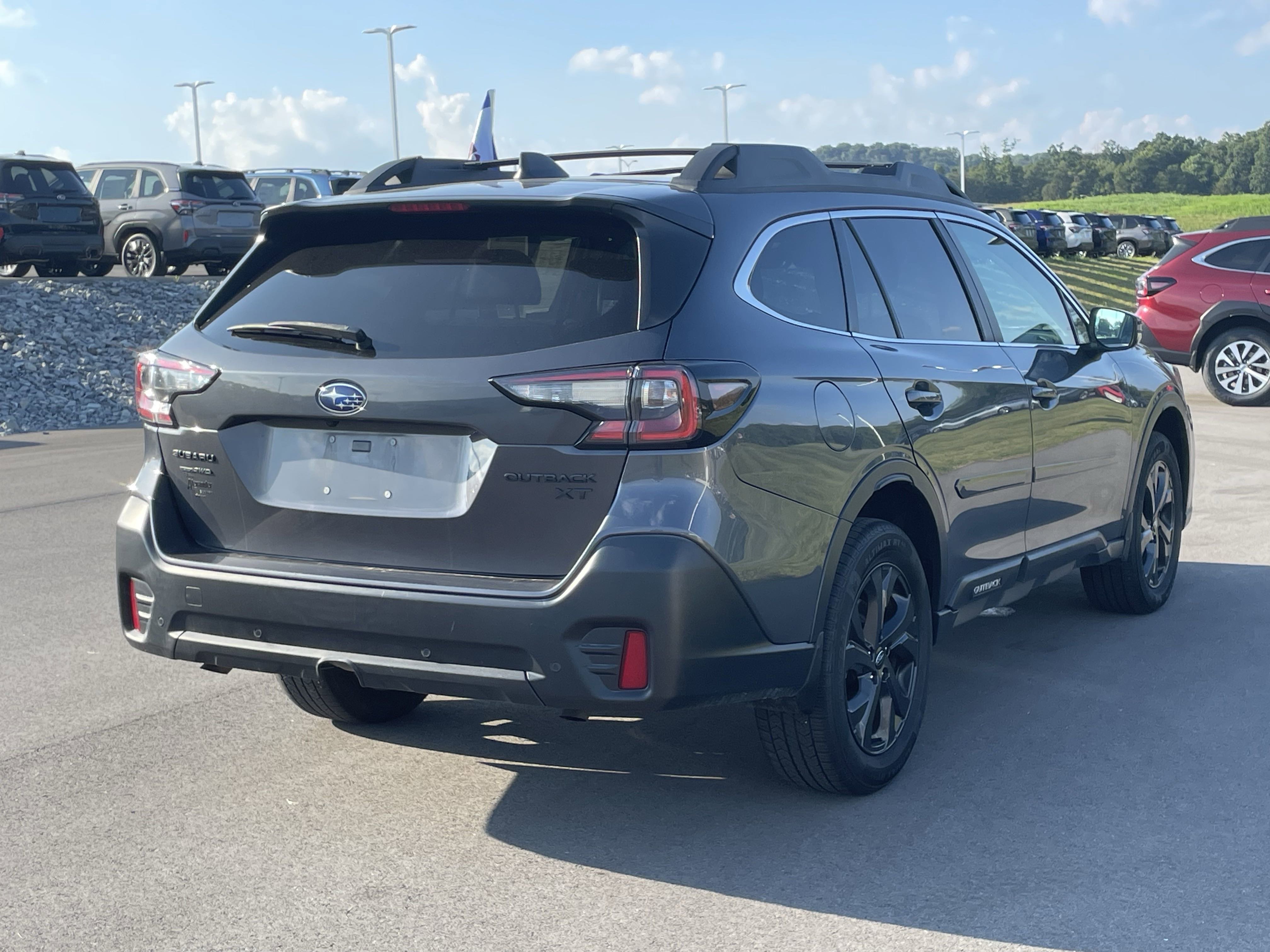 2022 Subaru Outback Onyx Edition XT photo 2