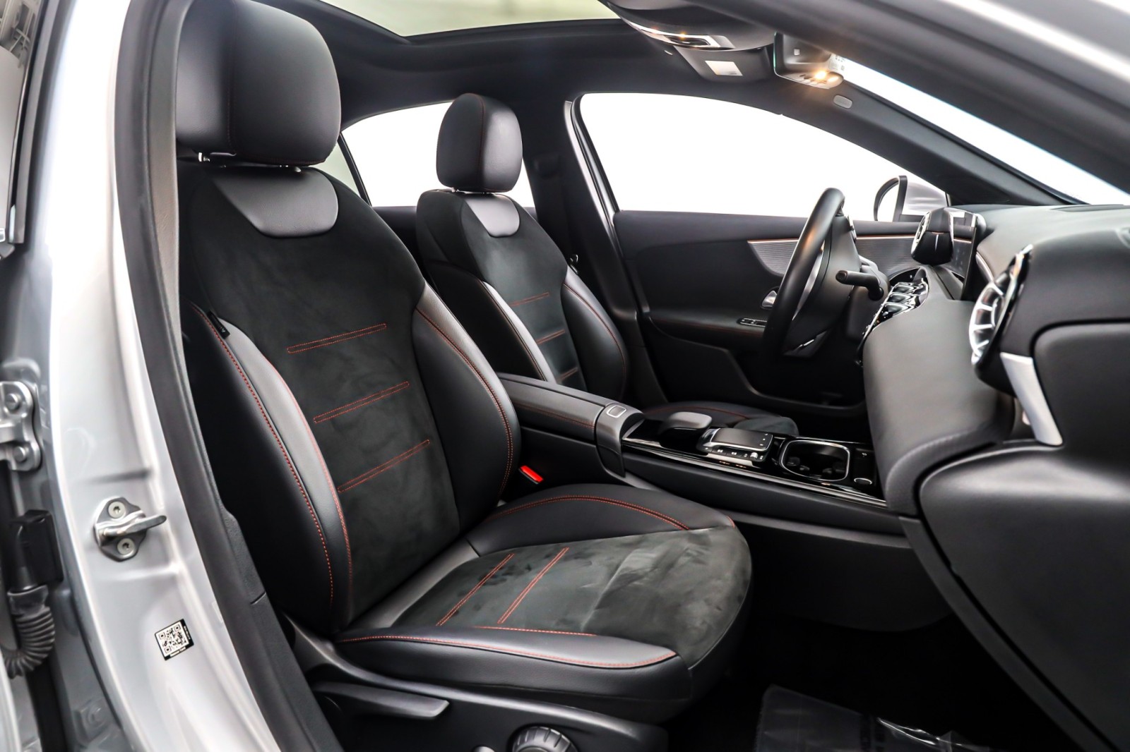 2022 Mercedes Benz A 220 photo 4